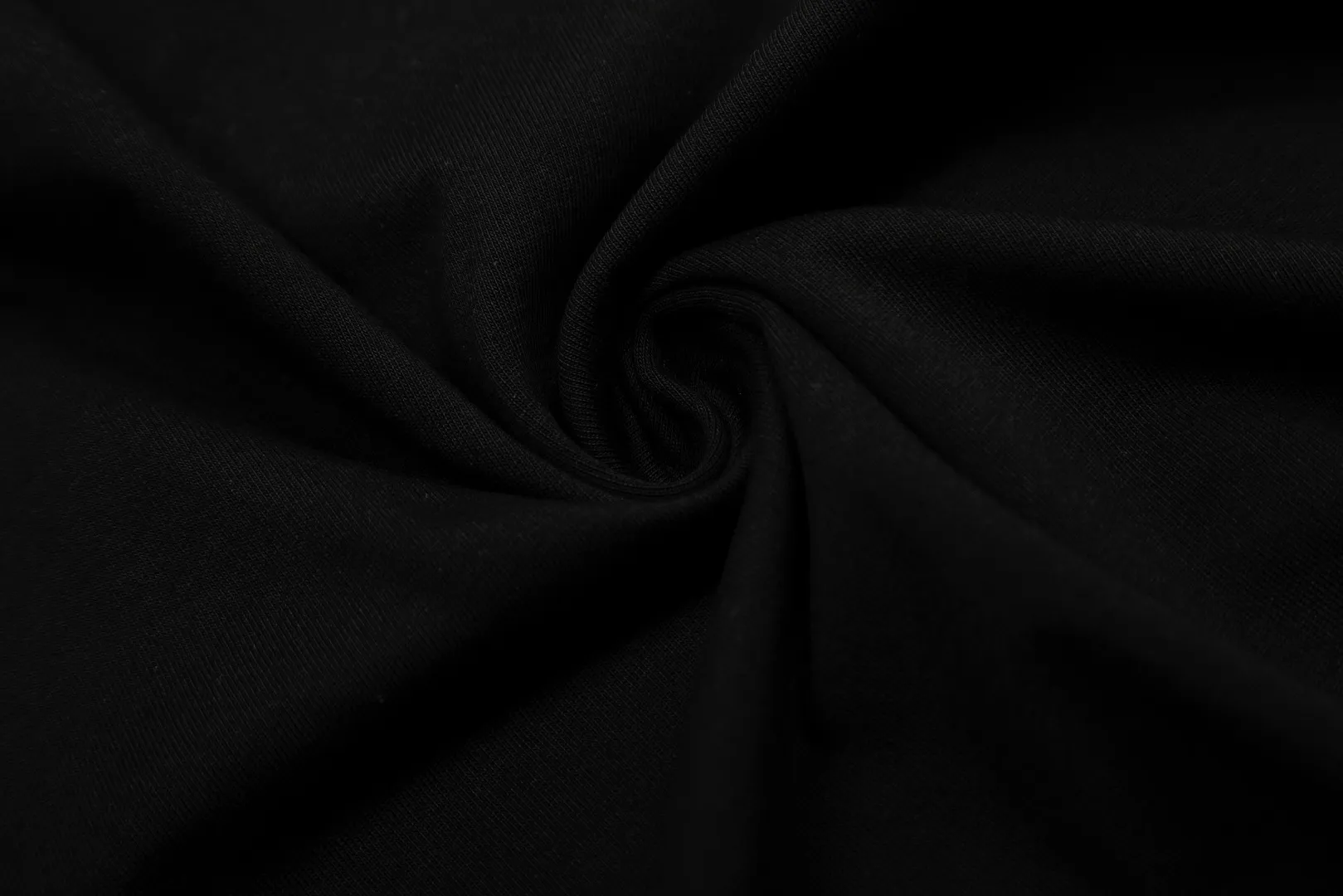 VIVI 138# "Exclusive Style" vivienne west wood Queen Mother West Vivienne Saturn Color Printed Short Sleeves The new fabrics have been machine washed at high temperature + water twice. The only one in the entire network that achieves 0 shrinkage. The Solona thread is arranged. The threaded neckline does not deform. It is tight and dense. Comparisons are welcome. The full series of correct accessories. Every detail is completely restored and can be stretched directly.